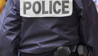 Un agent de sécurité visé par un commando entre la vie et la mort après une fusillade.