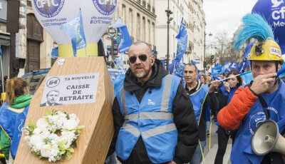 Mobilisation du 28 mars 2023 – Info bus – Boulevard Voltaire à l&rsquo;angle de la rue de Crussol pour le cortège parisien